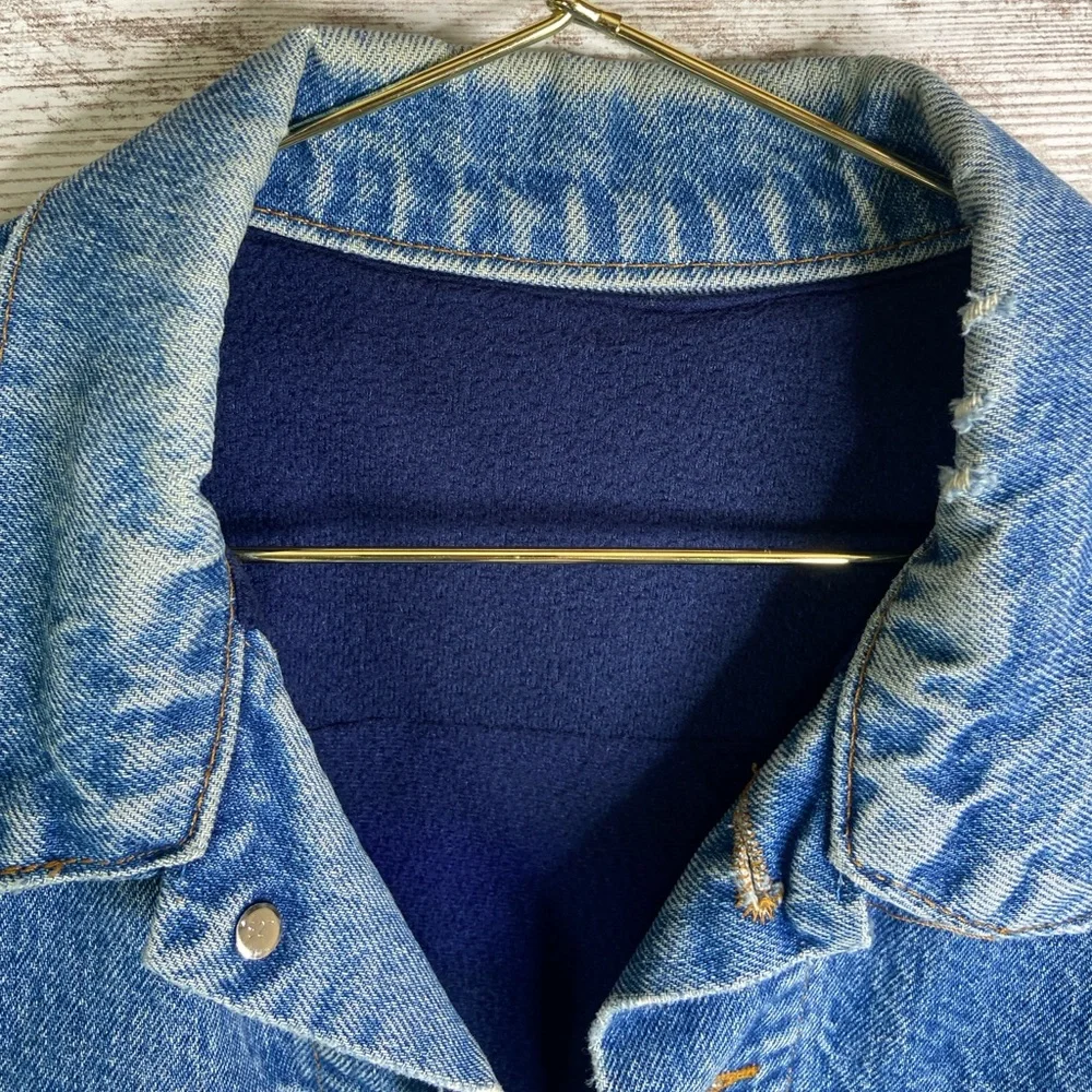 Vintage Levi’s denim trucker jean jacket lined Sz 38 small Good condition